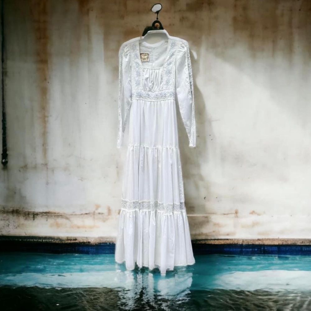 Gunne Sax 1970 vintage dress Elegant & Romantic Victorian Maxi Prairie Dress